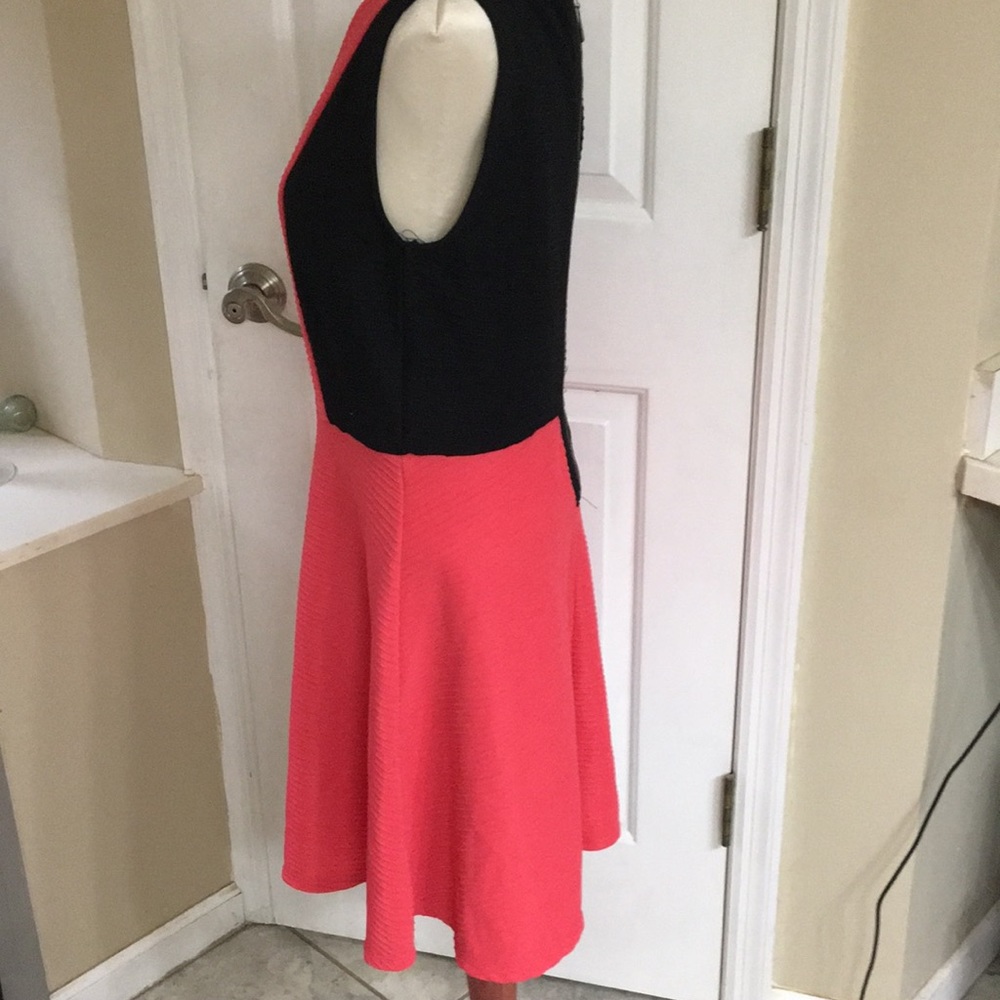 Dress - Picture 2 of 4